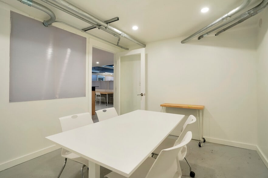 More Photos Of 3264 Larimer St, Denver Restaurant For Sale