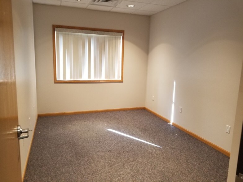 More Photos Of 3941 Traxler Ct, Bay City Office For Lease