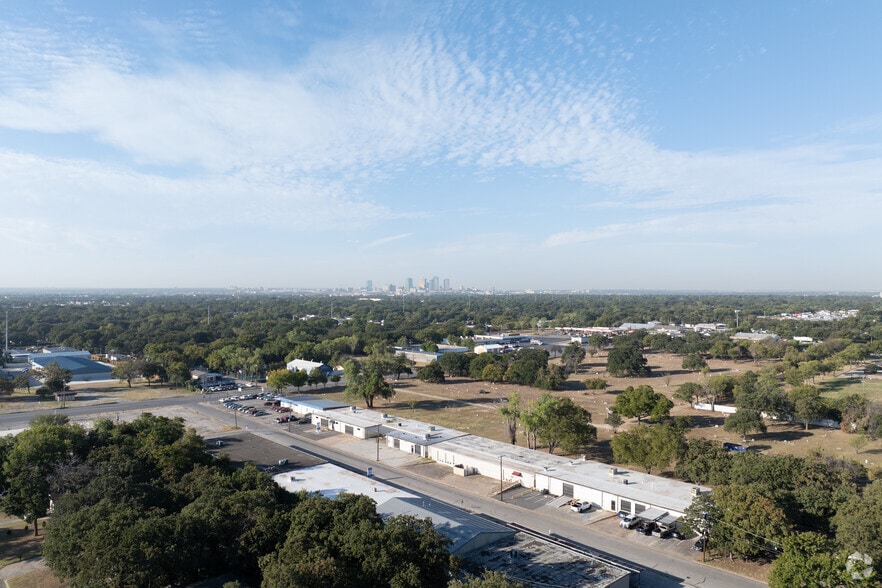 More Photos Of 2911 Edith Ln, Haltom City Unknown For Lease