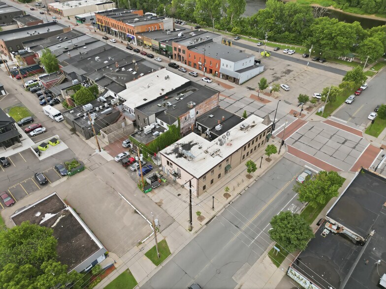 More Photos Of 442 Water St, Eau Claire Bar For Sale