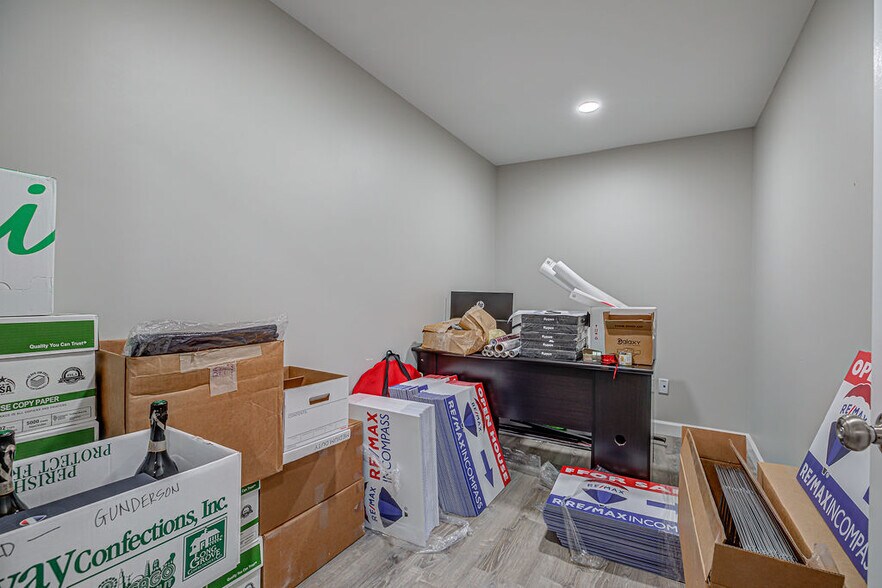 More Photos Of 300-304 Edgewood Dr, Trenton Medical For Lease