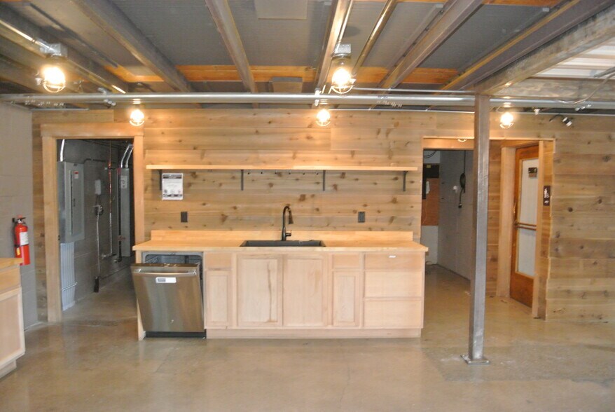 More Photos Of 216 E Coeur D Alene Ave, Coeur d'Alene Bar For Lease