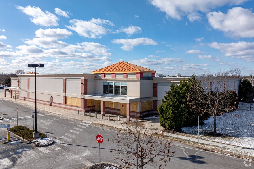 More Photos Of 1221 State Route 27, Somerset Supermarket For Lease