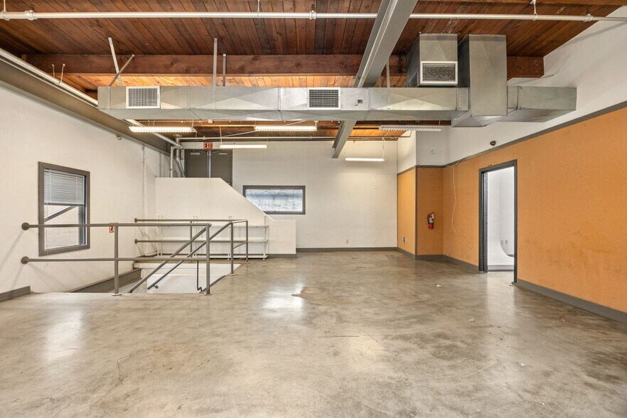 More Photos Of 3150 E 46th St, Los Angeles Loft Creative Space For Lease