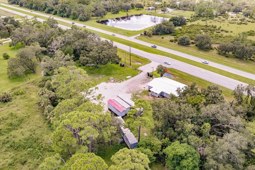More Photos Of 19431 Palm Beach Blvd, Alva Flex For Lease