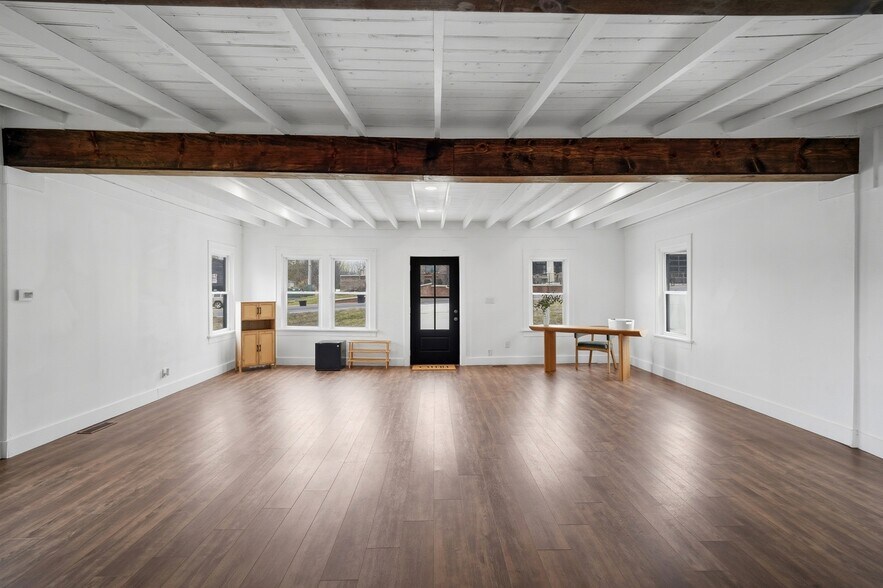 More Photos Of 520 N Broadway St, Lebanon Storefront For Sale