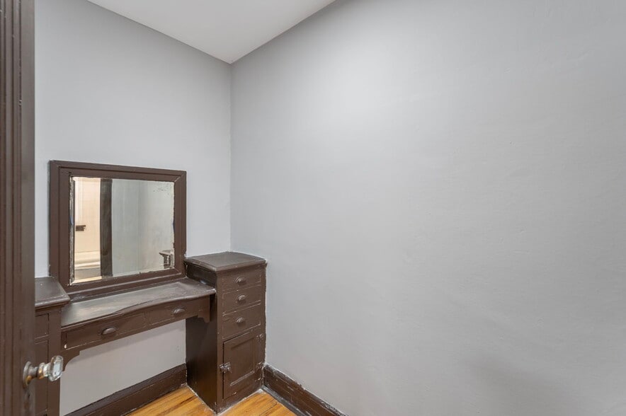 More Photos Of 487 Grand Ave, Saint Paul Apartments For Sale