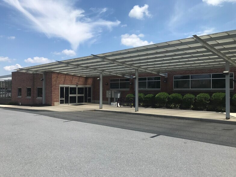 More Photos Of 1600 Sixth Ave, York Medical For Lease