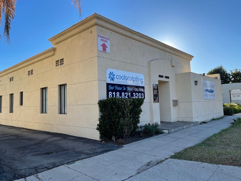 Primary Photo Of 10866 Riverside Dr, North Hollywood Hospital For Lease