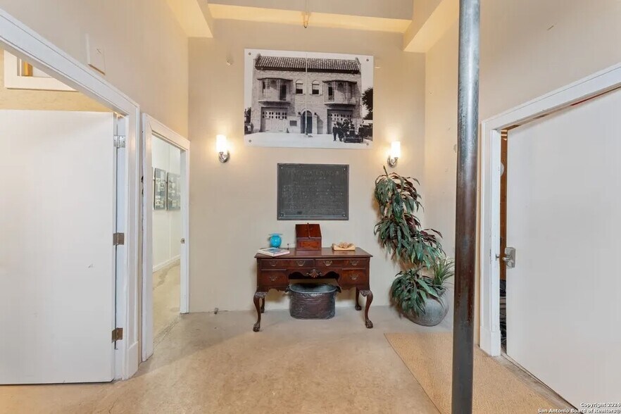 More Photos Of 2323 Buena Vista St, San Antonio Freestanding For Sale