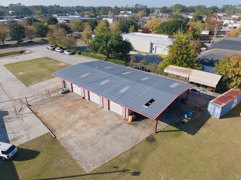 More Photos Of 432 Connell Rd, Valdosta Service For Sale
