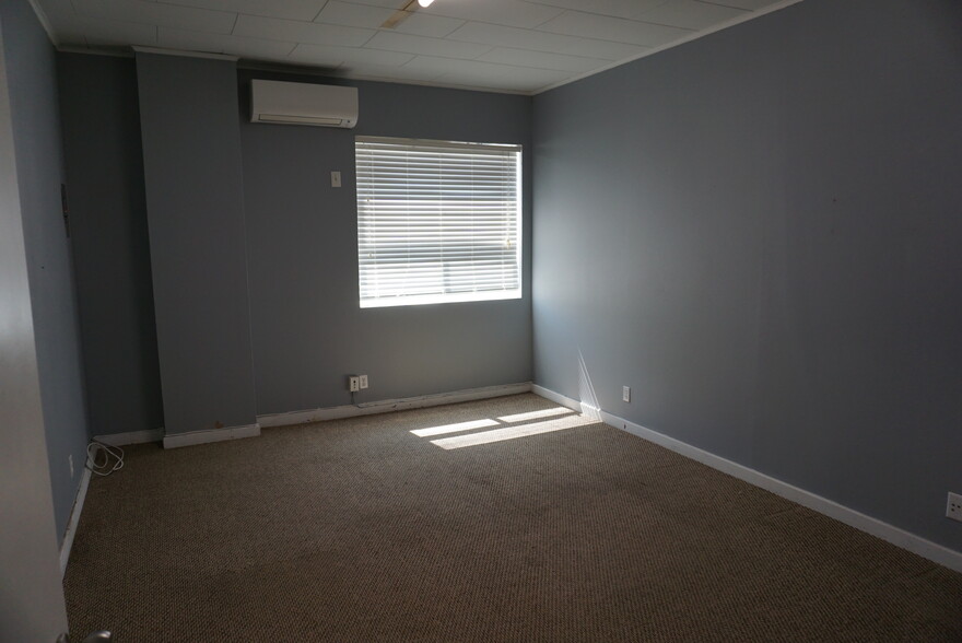 More Photos Of 607 5th St, Prosser General Retail For Sale