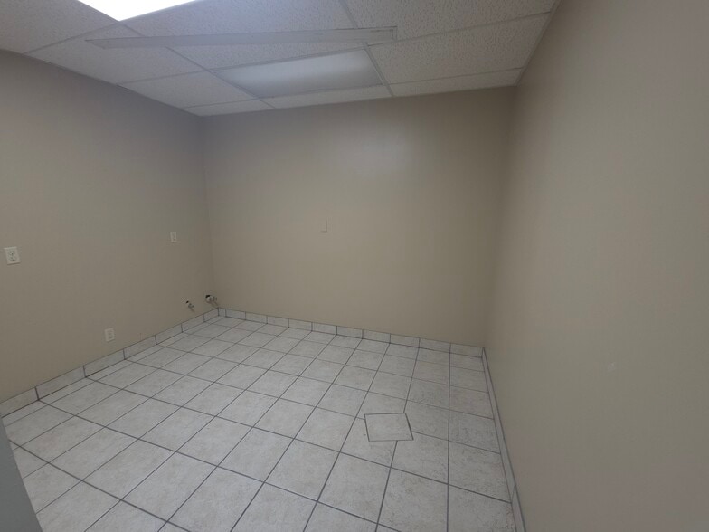 More Photos Of 3100 S Elm Pl, Broken Arrow Medical For Lease