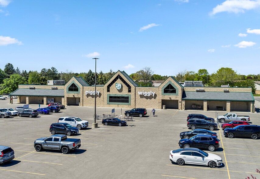 More Photos Of 5600 Spring St, Racine Supermarket For Sale