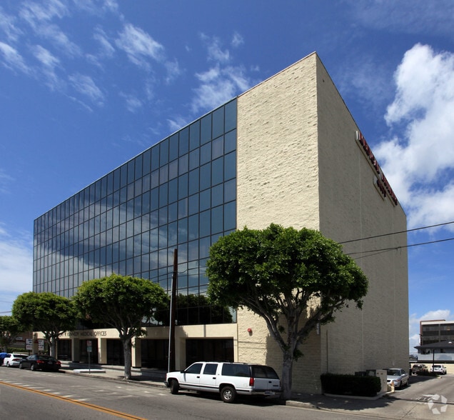 More Photos Of 4477 W 118th St, Hawthorne Medical For Sale