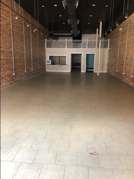 More Photos Of 102 S Main St, Wetumpka Storefront Retail Residential For Sale