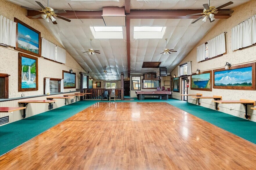 More Photos Of 360 College Ave, Weed Showroom For Sale