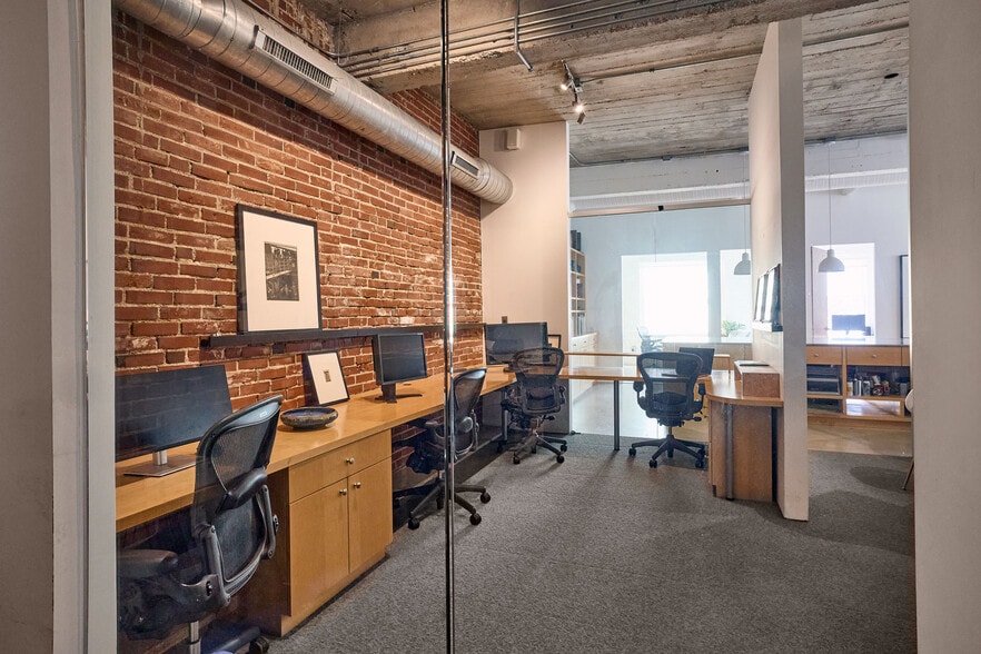 More Photos Of 2745 Locust Blvd, Saint Louis Office Residential For Lease
