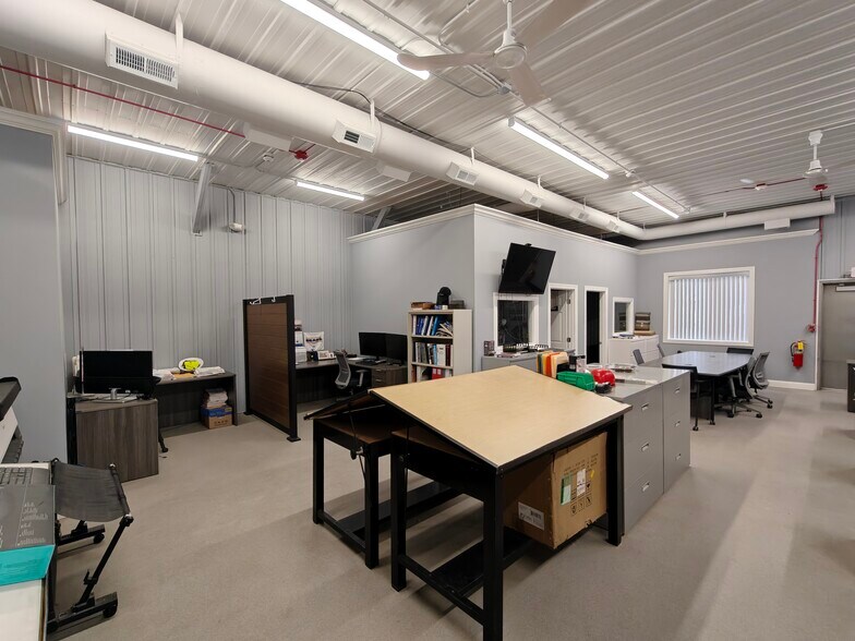 More Photos Of 3N381 Powis Rd, West Chicago Industrial For Lease