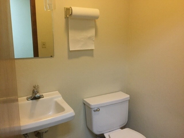 More Photos Of 1102 S Mena St, Mena Medical For Lease