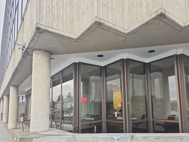 More Photos Of 400 Warren Ave, Bremerton Coworking Space