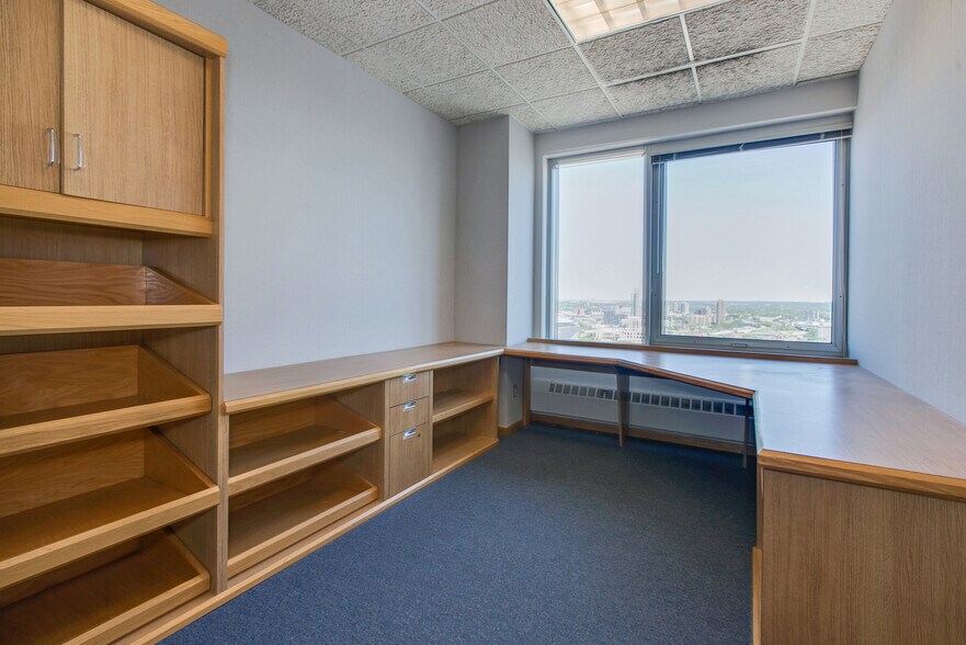 More Photos Of 431 S 7th St, Minneapolis Office Residential For Lease