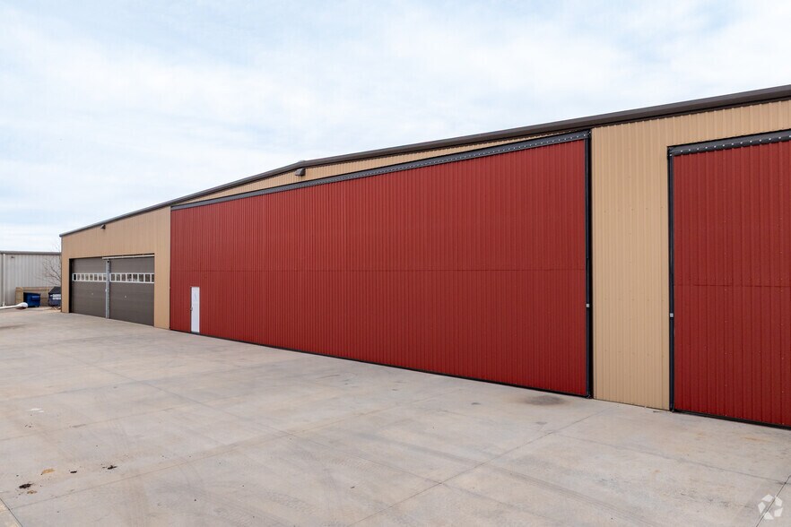 More Photos Of 3000 Airport Dr, Erie Research And Development For Sale