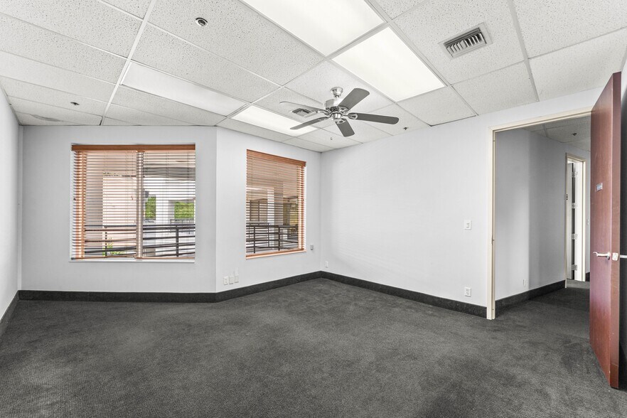 More Photos Of 7820-7860 Glades Rd, Boca Raton Office For Lease