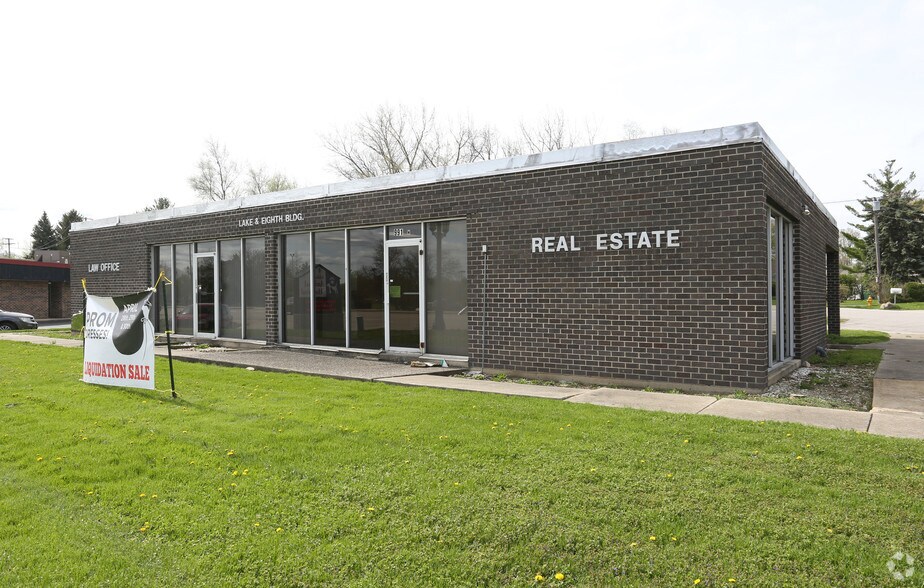 Primary Photo Of 991 W Lake St, Addison Office For Sale