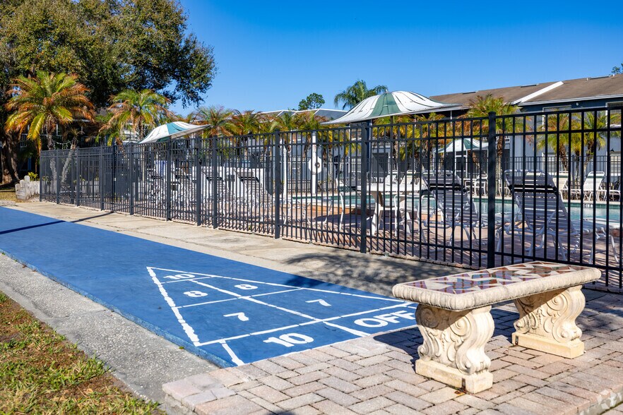 More Photos Of 180 Royal Palm Dr, Kissimmee Apartments For Sale