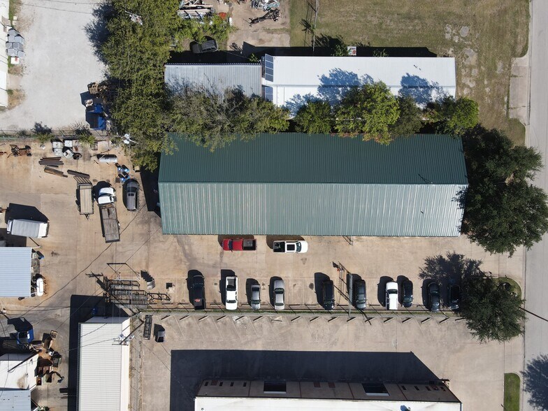 More Photos Of 4201 Clay Ave, Haltom City Warehouse For Lease