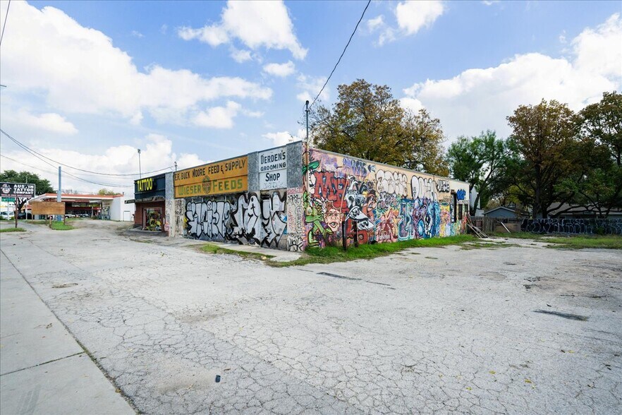 More Photos Of 5241 N Lamar Blvd, Austin Restaurant For Sale