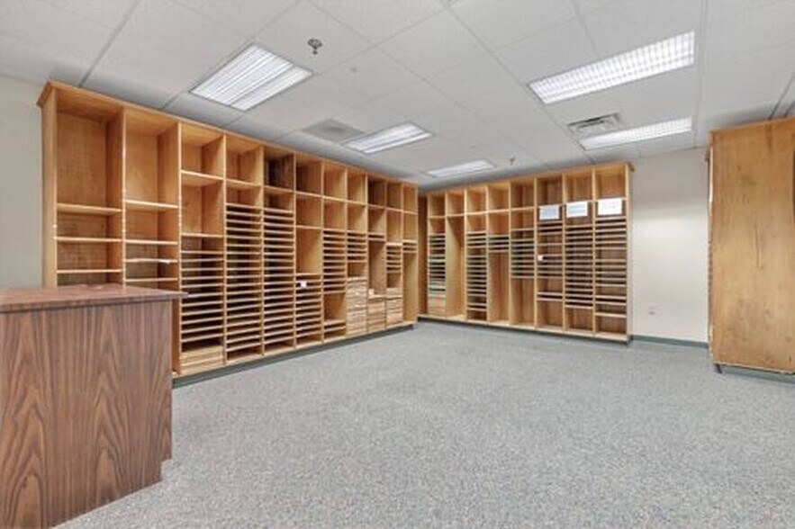 More Photos Of 1845 Midpark Rd, Knoxville Office For Lease