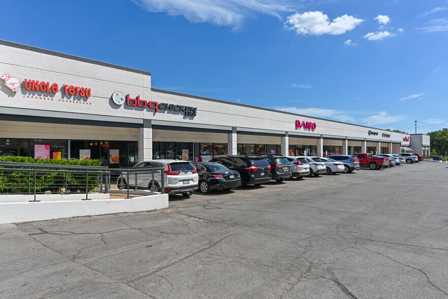 More Photos Of 6929 Airport Blvd, Austin Unknown For Lease