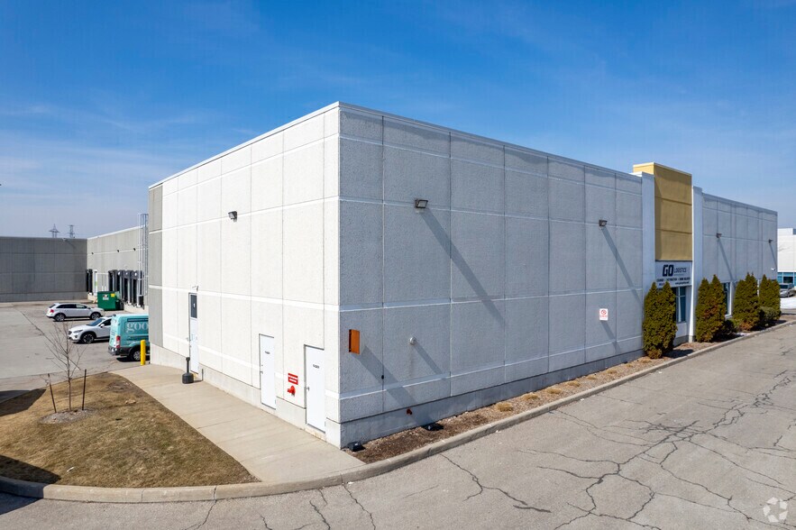 More Photos Of 4160 Sladeview Cres, Mississauga Warehouse For Lease