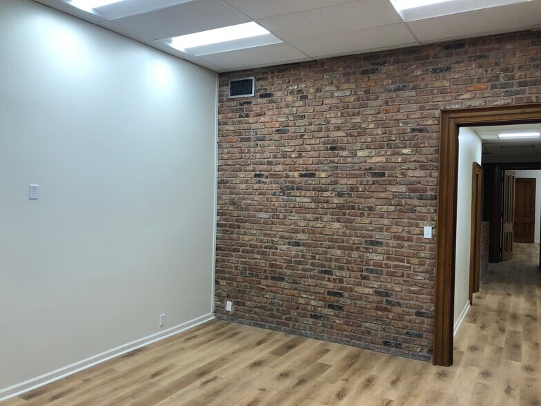 More Photos Of , Baton Rouge Office For Sale