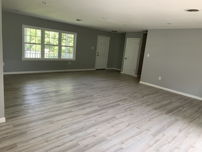 More Photos Of 9215 Baltimore National Pike, Middletown Specialty For Sale