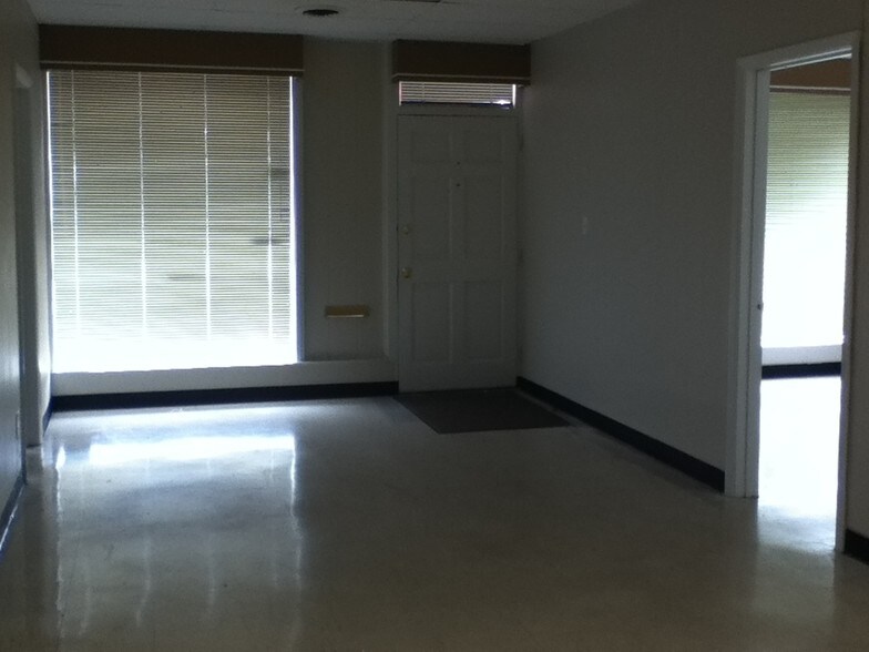 More Photos Of 1014-1020 Robeson St, Fayetteville Storefront Retail Office For Lease