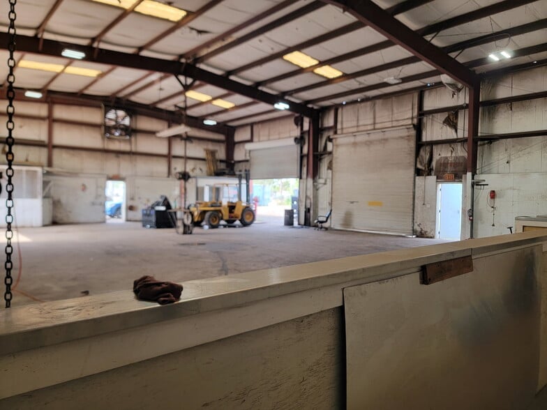 More Photos Of 310 Mealy St, Atlantic Beach Warehouse For Lease
