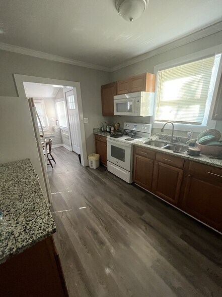 More Photos Of 15 College St, Thomasville Apartments For Sale