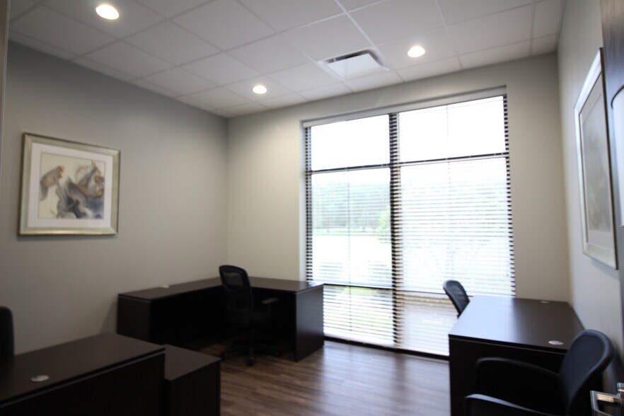 More Photos Of 952 International Pky, Lake Mary Office For Sale