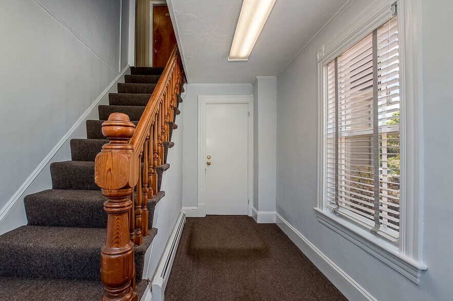 More Photos Of 27 Jefferson St, Taunton Office For Sale