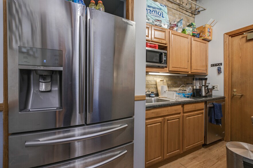 More Photos Of 413 Wacouta St, Saint Paul Office Residential For Lease
