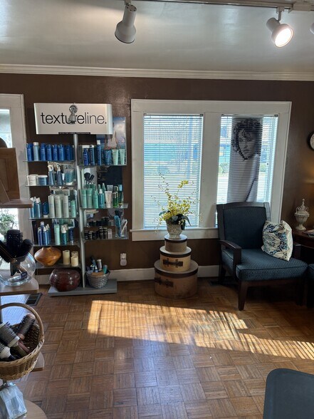 More Photos Of 4 Beck St NW, Atlanta Storefront Retail Office For Sale