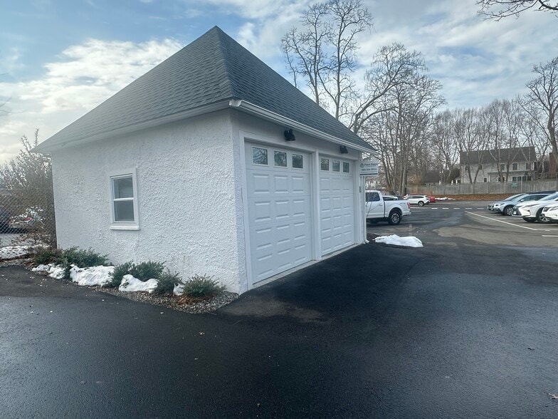 More Photos Of 257 Sound Beach Ave, Old Greenwich Office For Lease