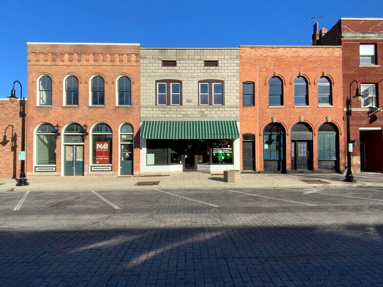 More Photos Of 125-129 W Wayne St, Maumee Office For Lease