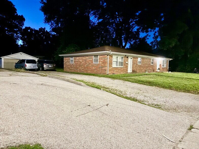 More Photos Of 2314 Frank Scott Pky W, Belleville Multifamily For Sale