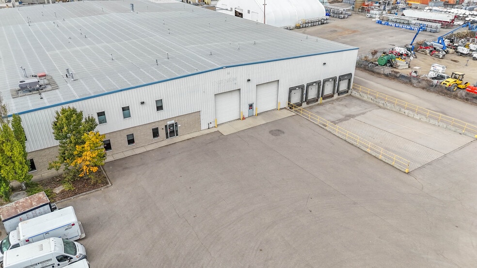 More Photos Of 4975 43rd St SE, Calgary Warehouse For Sale