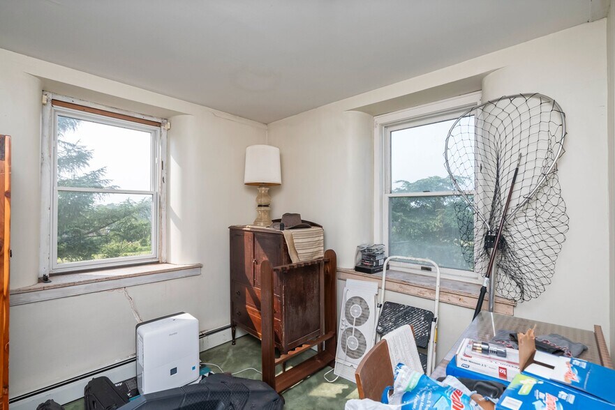 More Photos Of 1112 W Bridge St, Spring City Warehouse For Sale