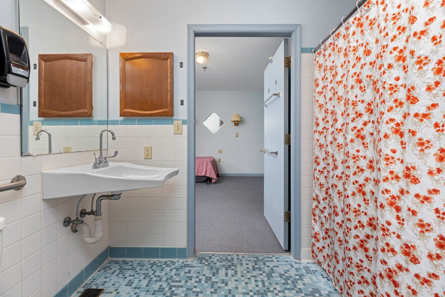 More Photos Of 218 Mill Rd, Woodstock Congregate Senior Housing For Sale